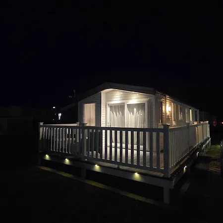 8 Berth Caravan - Blue Dolphin - Filey Gristhorpe