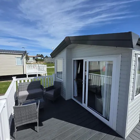 8 Berth Caravan - Blue Dolphin - Filey *