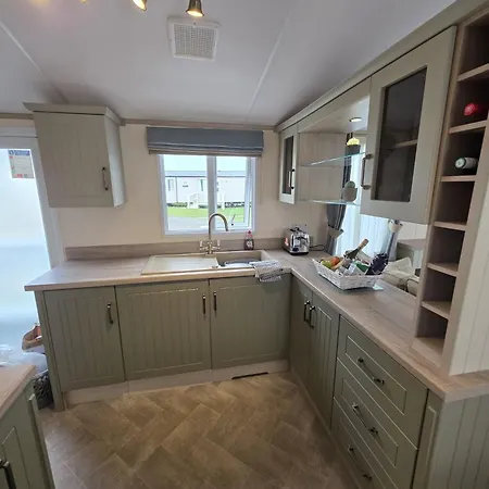 8 Berth Caravan - Blue Dolphin - Filey